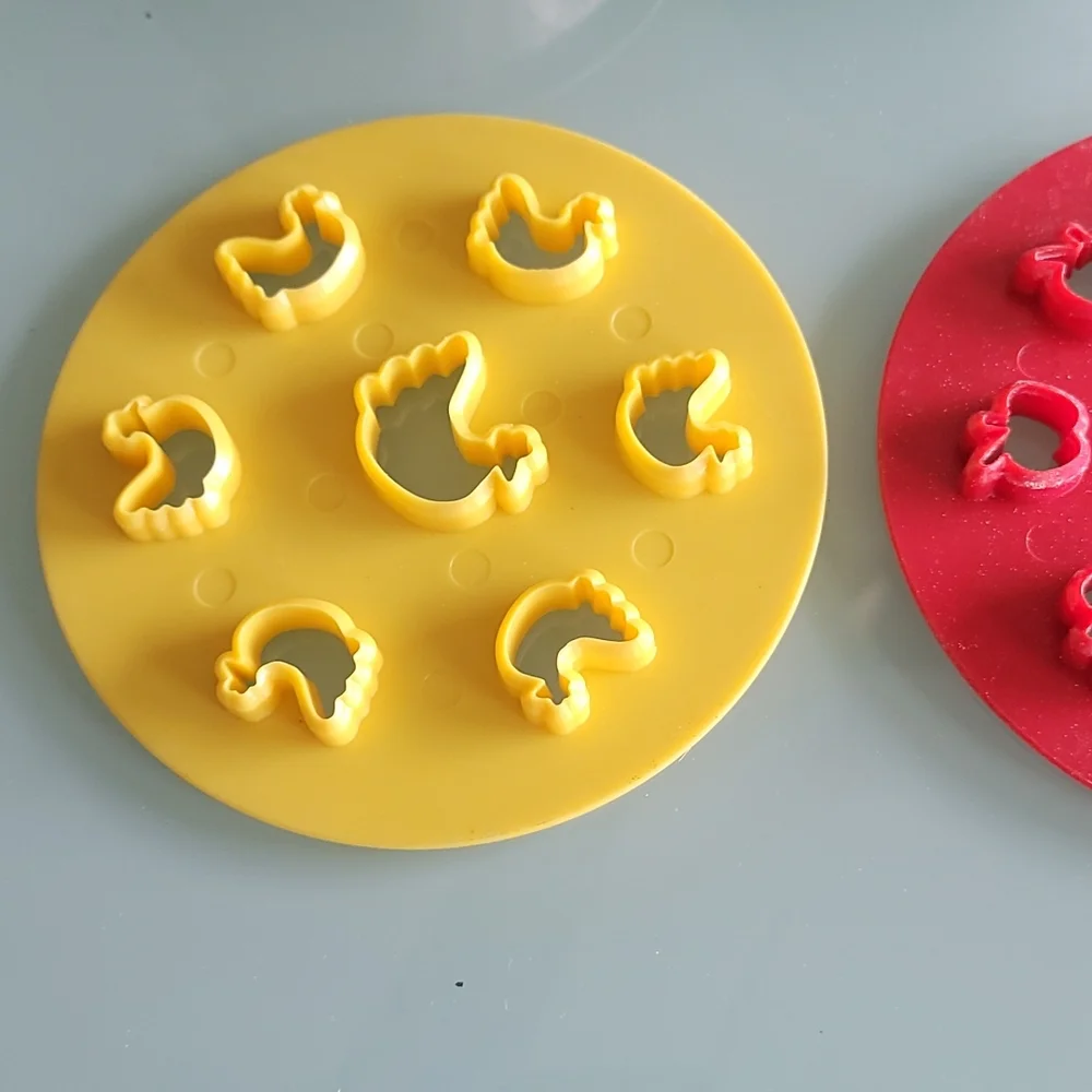 Pie pans w toppers set.
